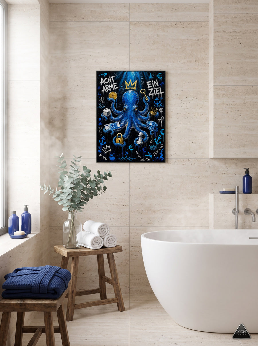 Blaues Oktopus-Kunstwerk mit Schriftzug Acht Arme ein Ziel im hellen Spa-Badezimmer mit freistehender Badewanne